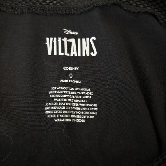 Torrid Disney Villains Ursula Sea Witch Graphic Tshirt Shirt Fishnet Yoke - Picture 10 of 11